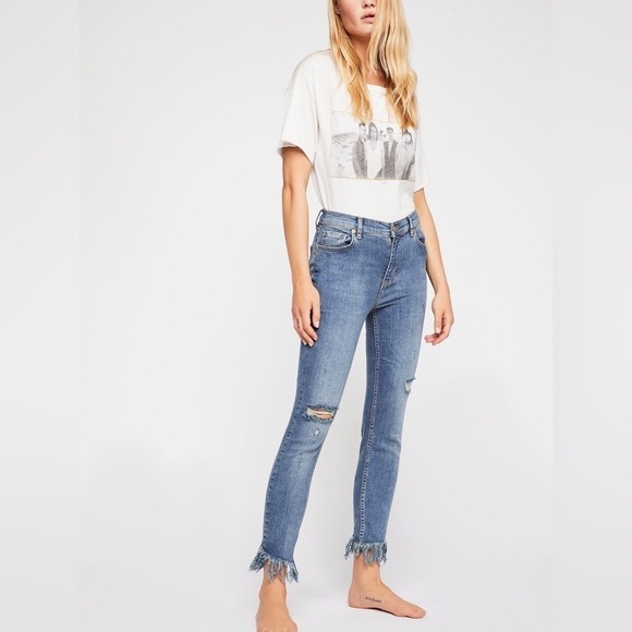 WE THE FREE Free People Great Heights Frayed Skinny Jeans Size 25 - Picture 1 of 10